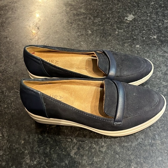 Naturalizer Women's Navy Samara Loafers - Picture 2 of 10